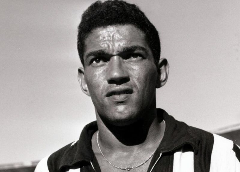 image Garrincha: Đôi chân dị biệt tạo nên lịch sử bóng đá thế giới