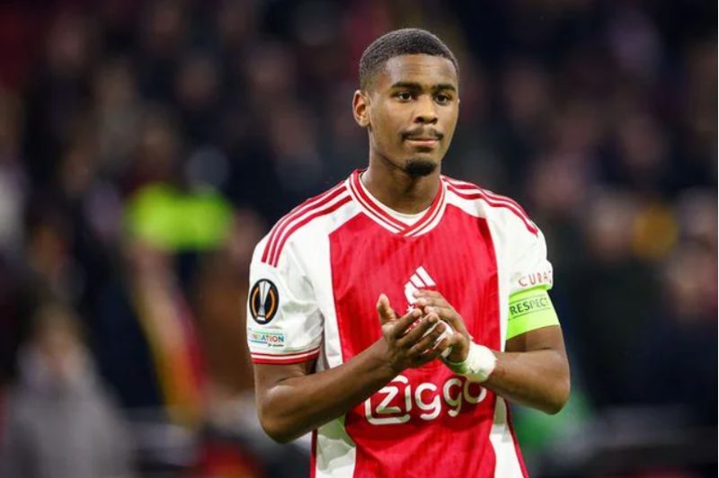 image Jorrel Hato: Trung vệ trẻ sáng giá của Ajax