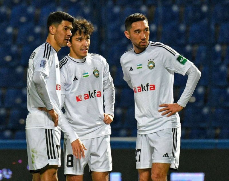 Di chuyển nhanh, rê bóng linh hoạt