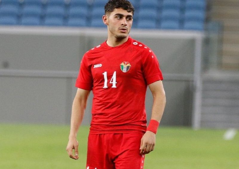 Trong màu áo CLB Al-Faisaly, Abu Zrayq tỏa sáng và trở thành trụ cột quan trọng