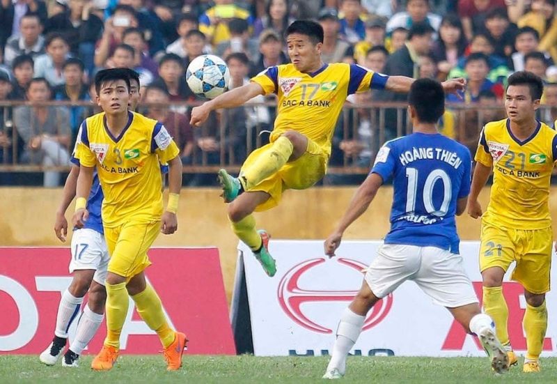 Anh nổi bật với khả năng điều tiết trận đấu và nhãn quan chiến thuật thông minh