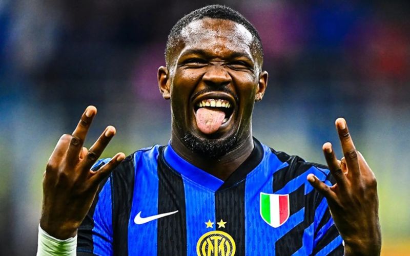 Anh dần trở thành biểu tượng mới của Nerazzurri sau màn trình diễn rực lửa tại San Siro